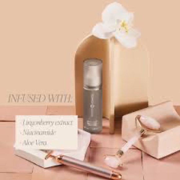 Hydrating Face Mist Blue Light Defence - Picture 6 of 7